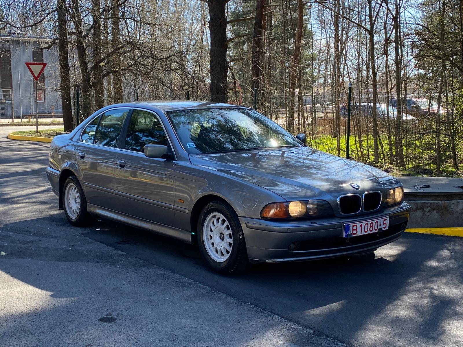BMW 525