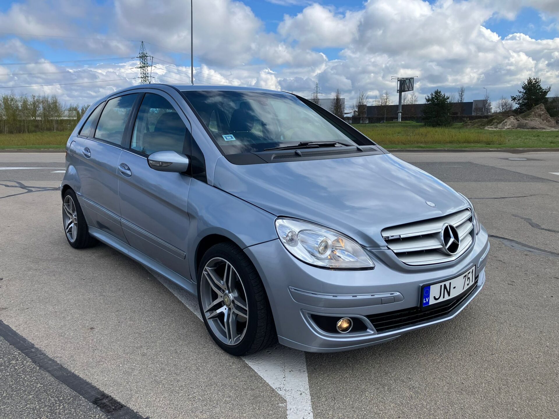 Mercedes B180