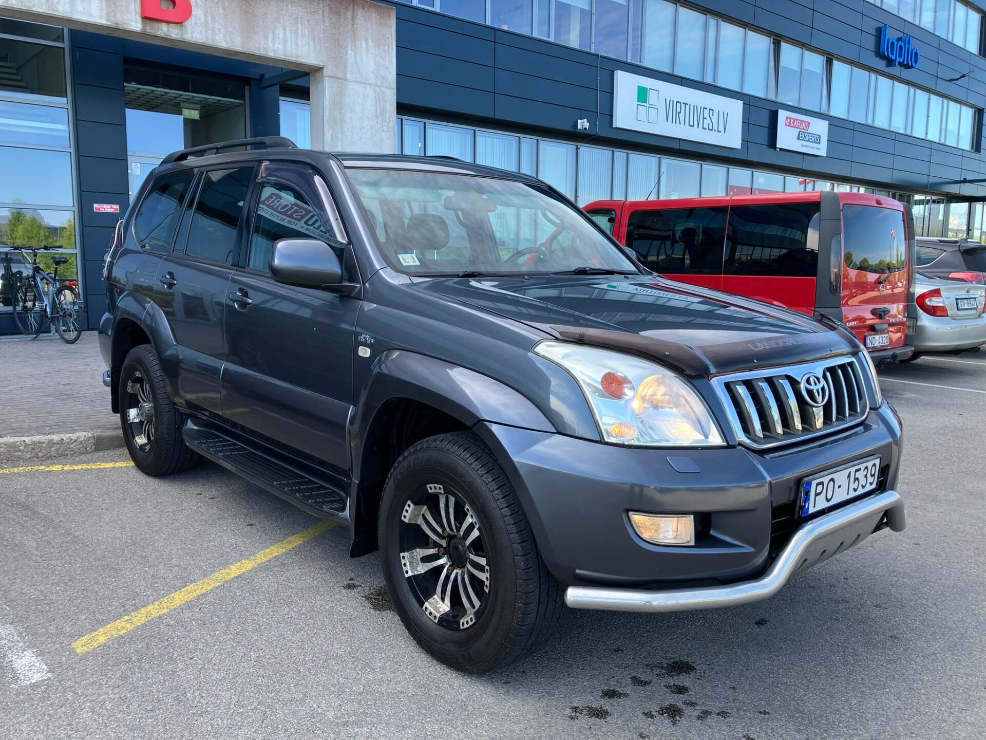 Toyota Land Cruiser D4D 4×4 8-мест