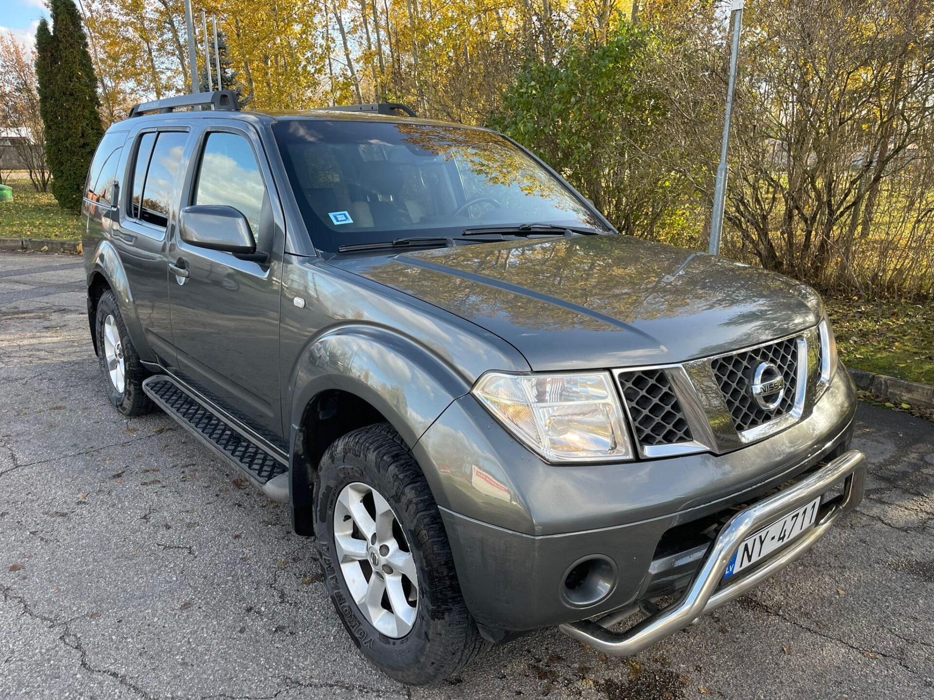 NISSAN PATHFINDER 4×4 7-vietas