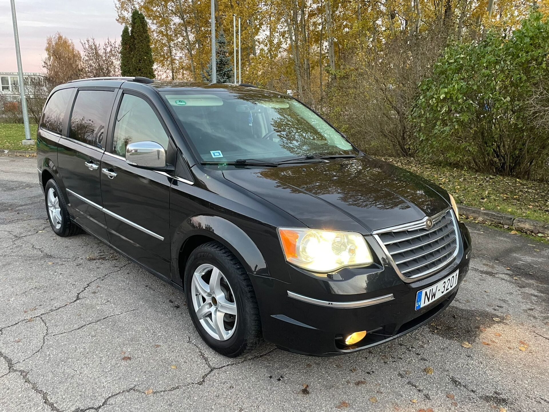 Chrysler Grand Voyager stowngo 7-VIETAS