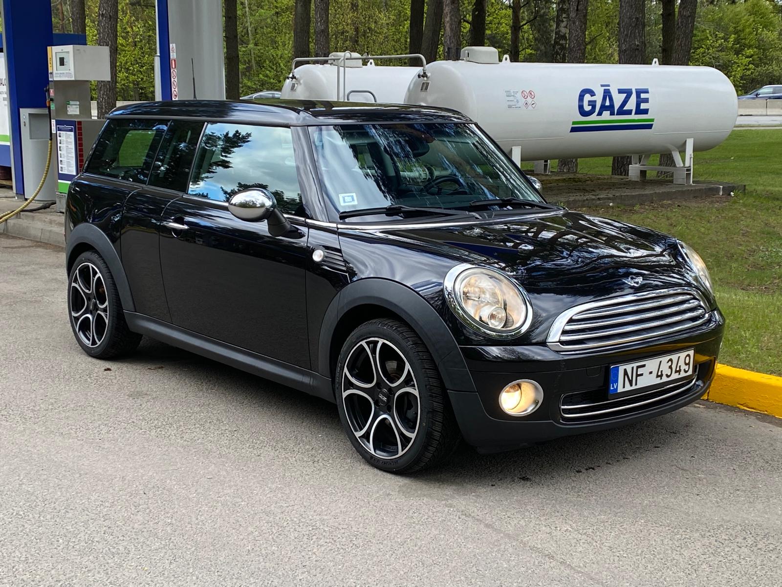 MINI COOPER CLUBMAN