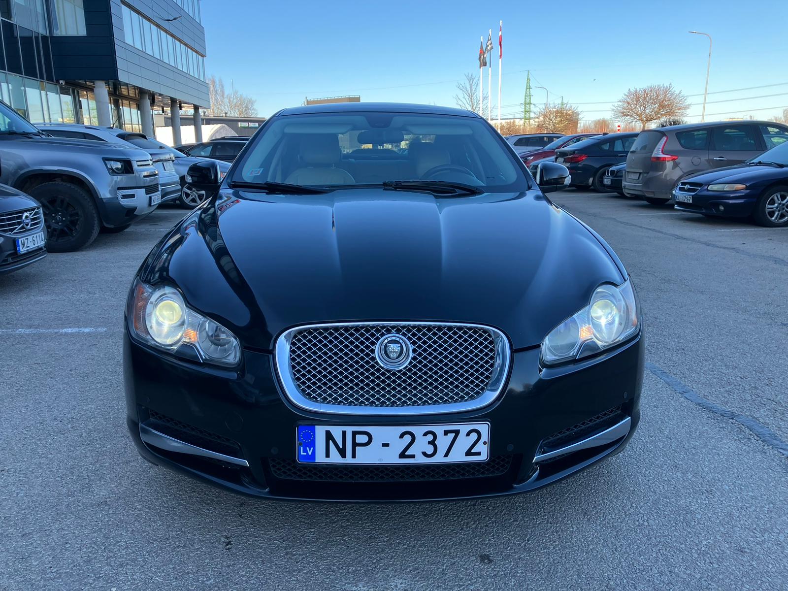 Jaguar XF