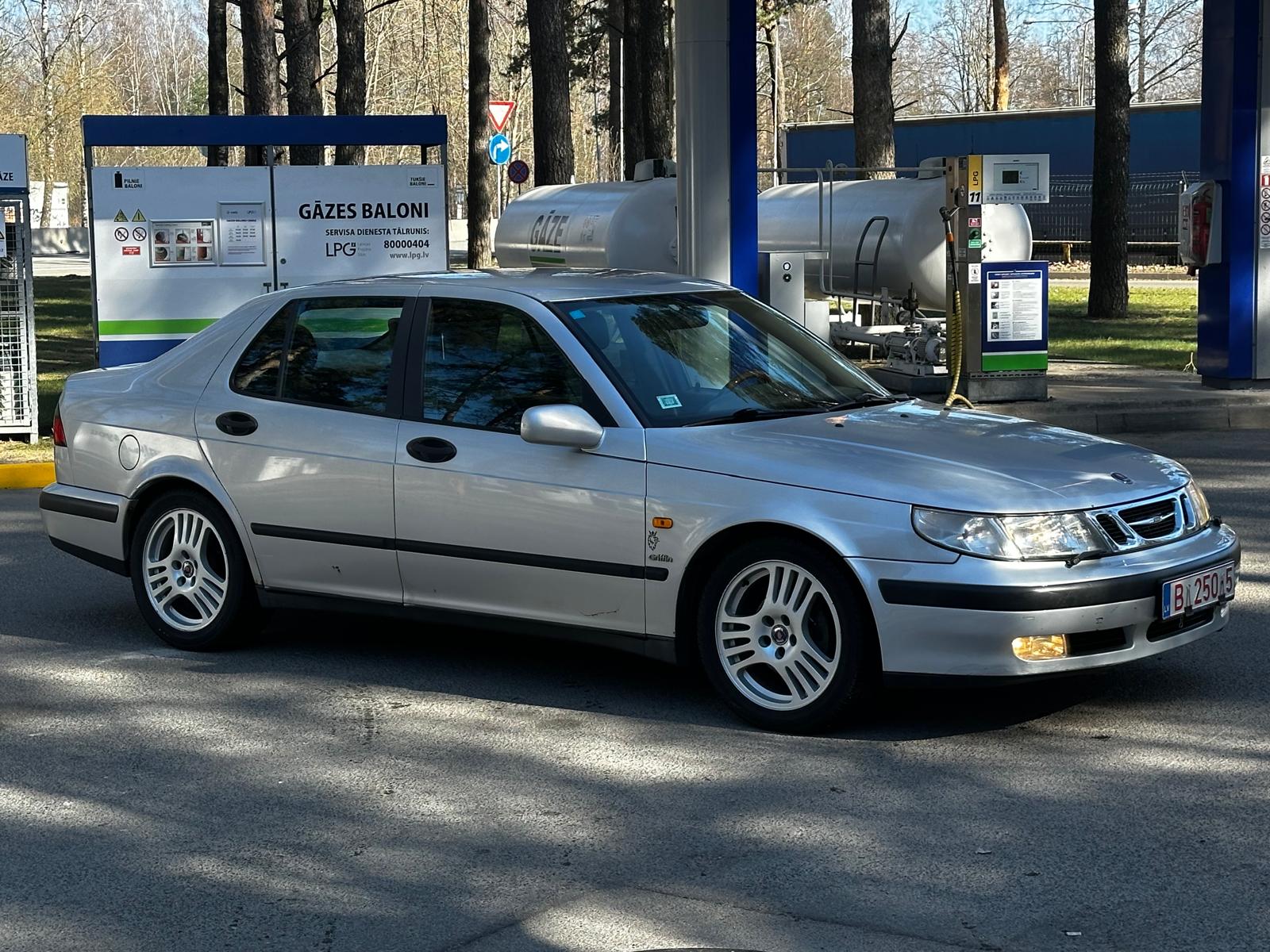 Saab 9-5 griffin