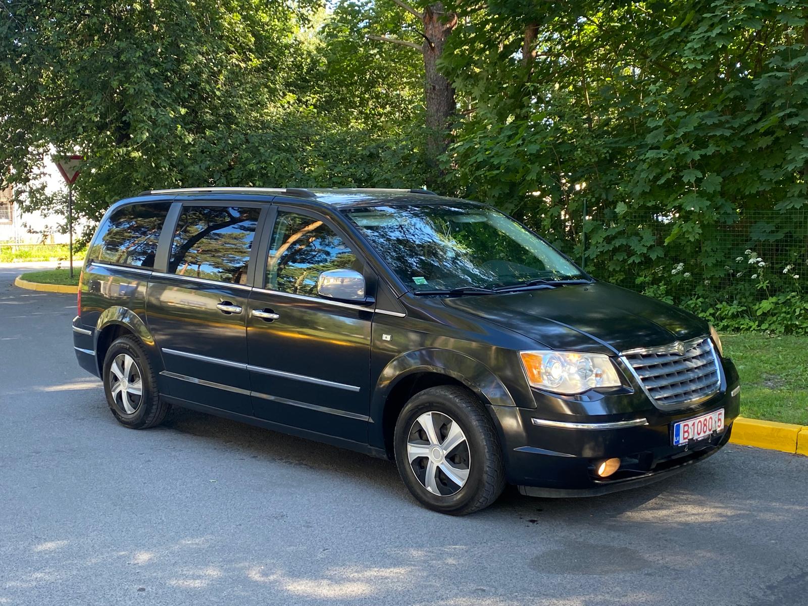Chrysler Grand Voyager Stow&go limited edition 7-мест