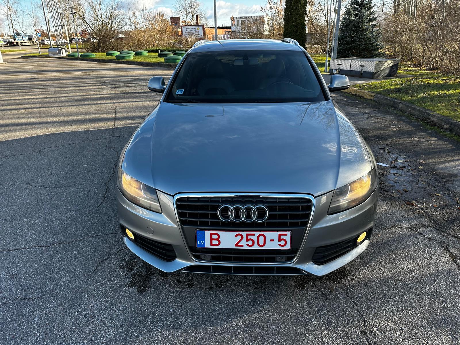 AUDI A4 SLINE