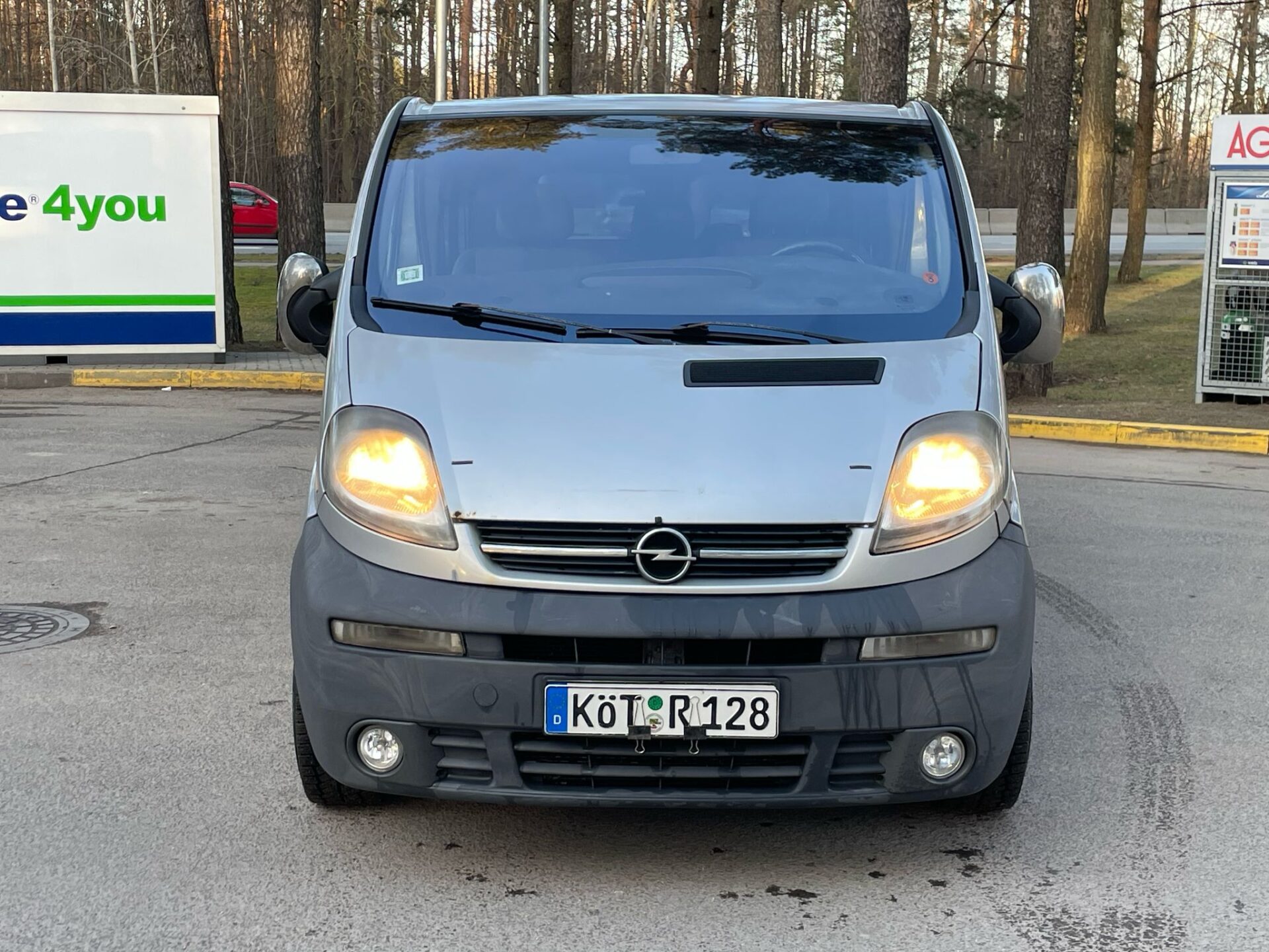 OPEL VIVARO 8-VIETAS