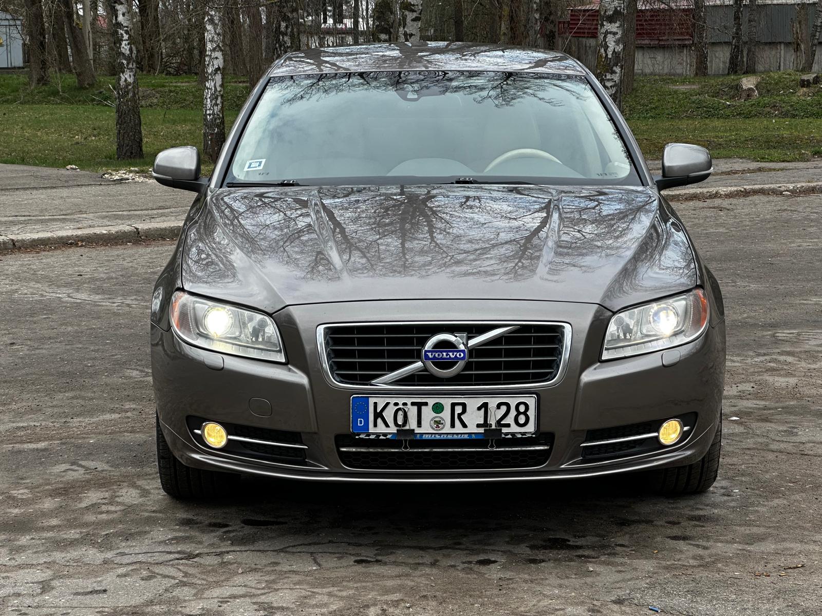 VOLVO S80