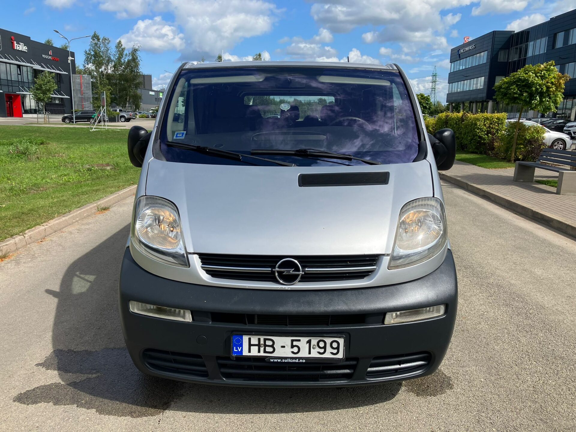 Opel Vivaro 9-vietas