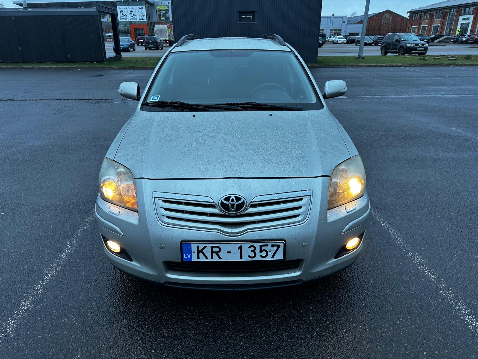 TOYOTA AVENSIS