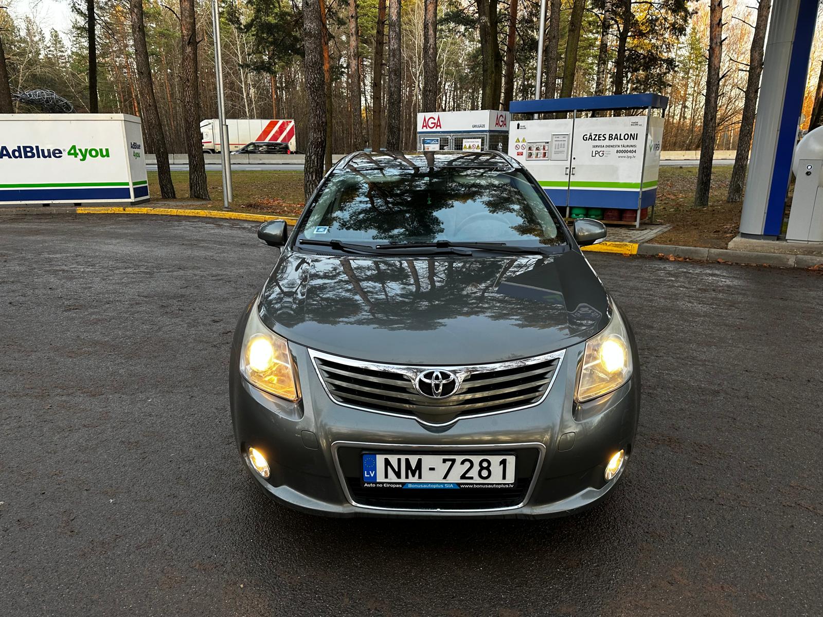 TOYOTA AVENSIS