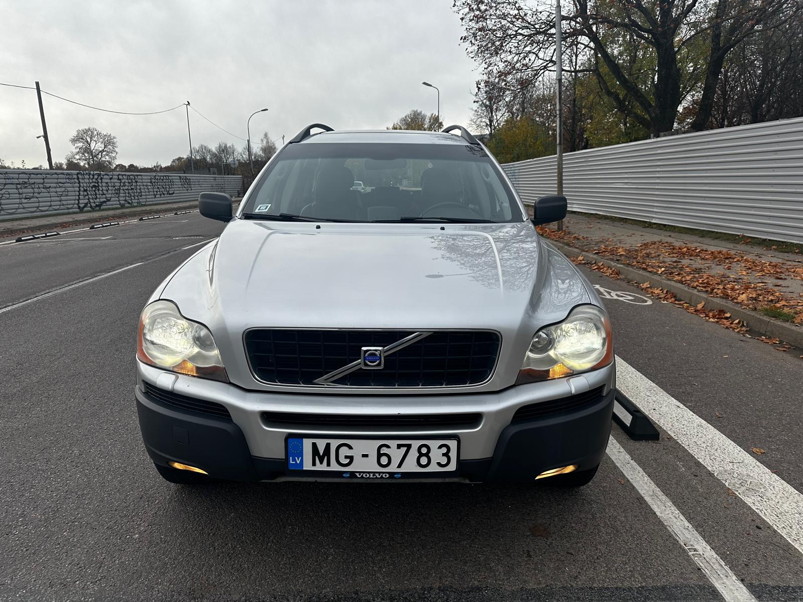 VOLVO XC90