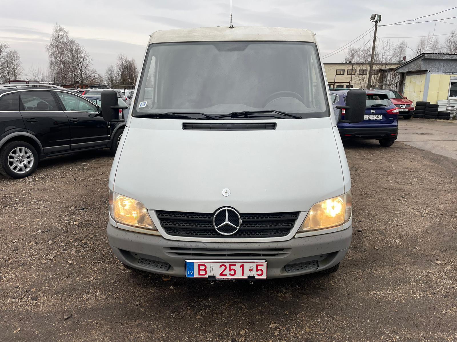 MERCEDES BENZ SPRINTER 211