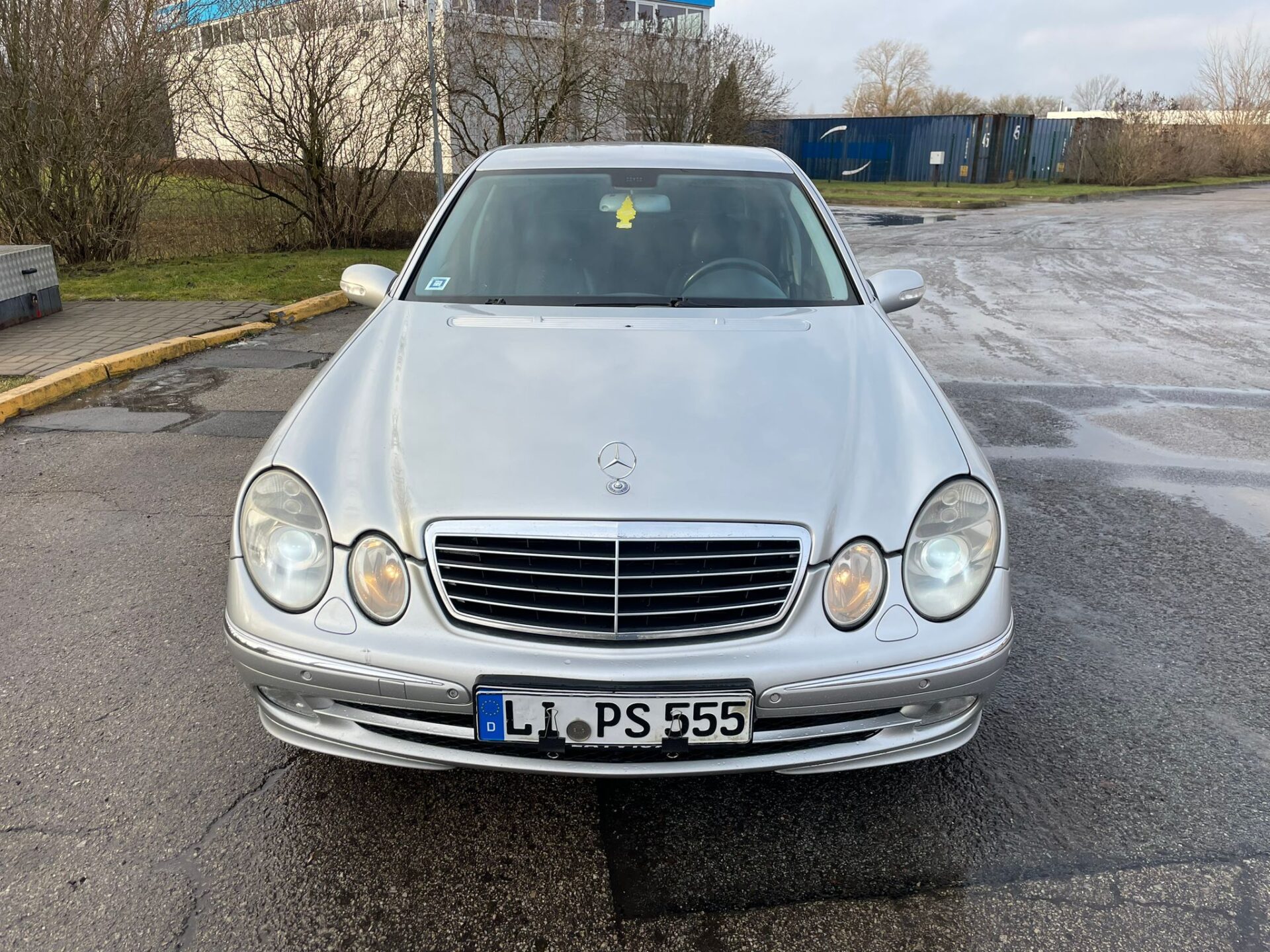 MERCEDES BENZ E240 AVANTGARDE