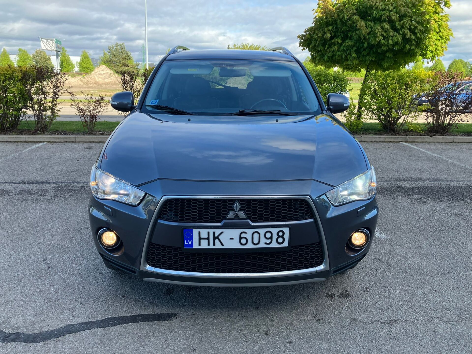 Mitsubishi Oulander 4×4 7-vietas