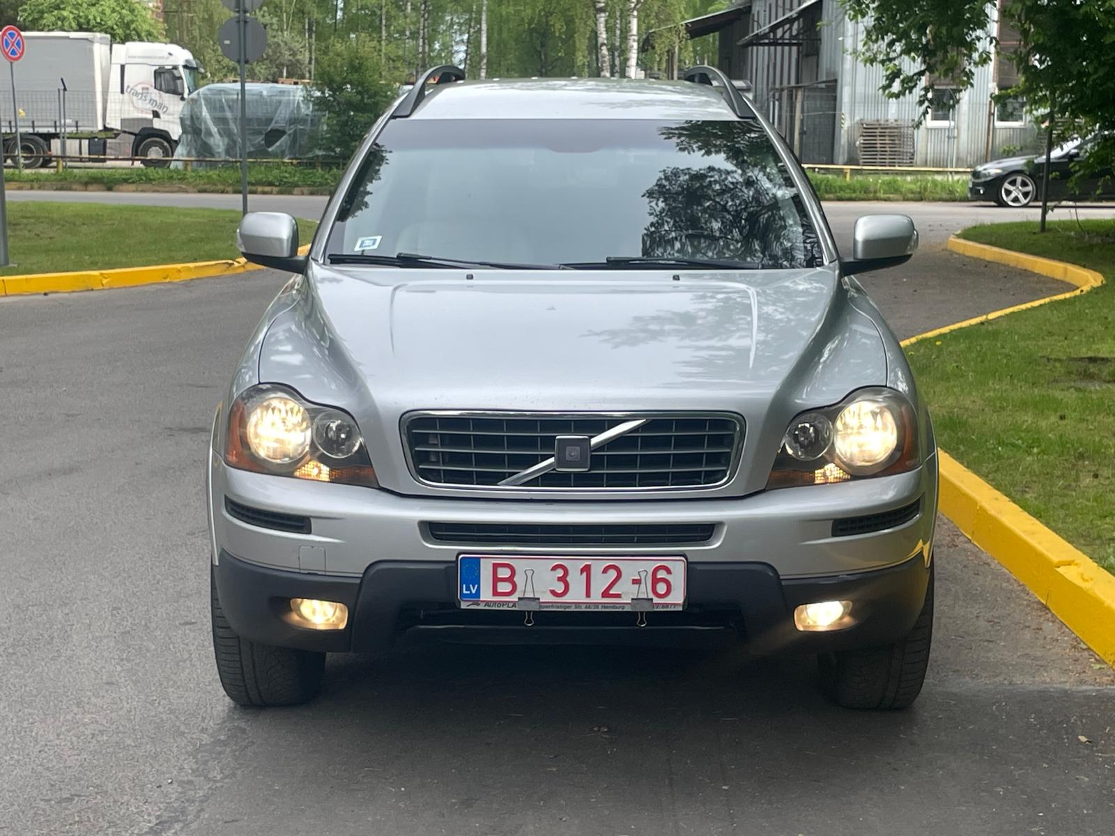 VOLVO XC90 7-VIETAS