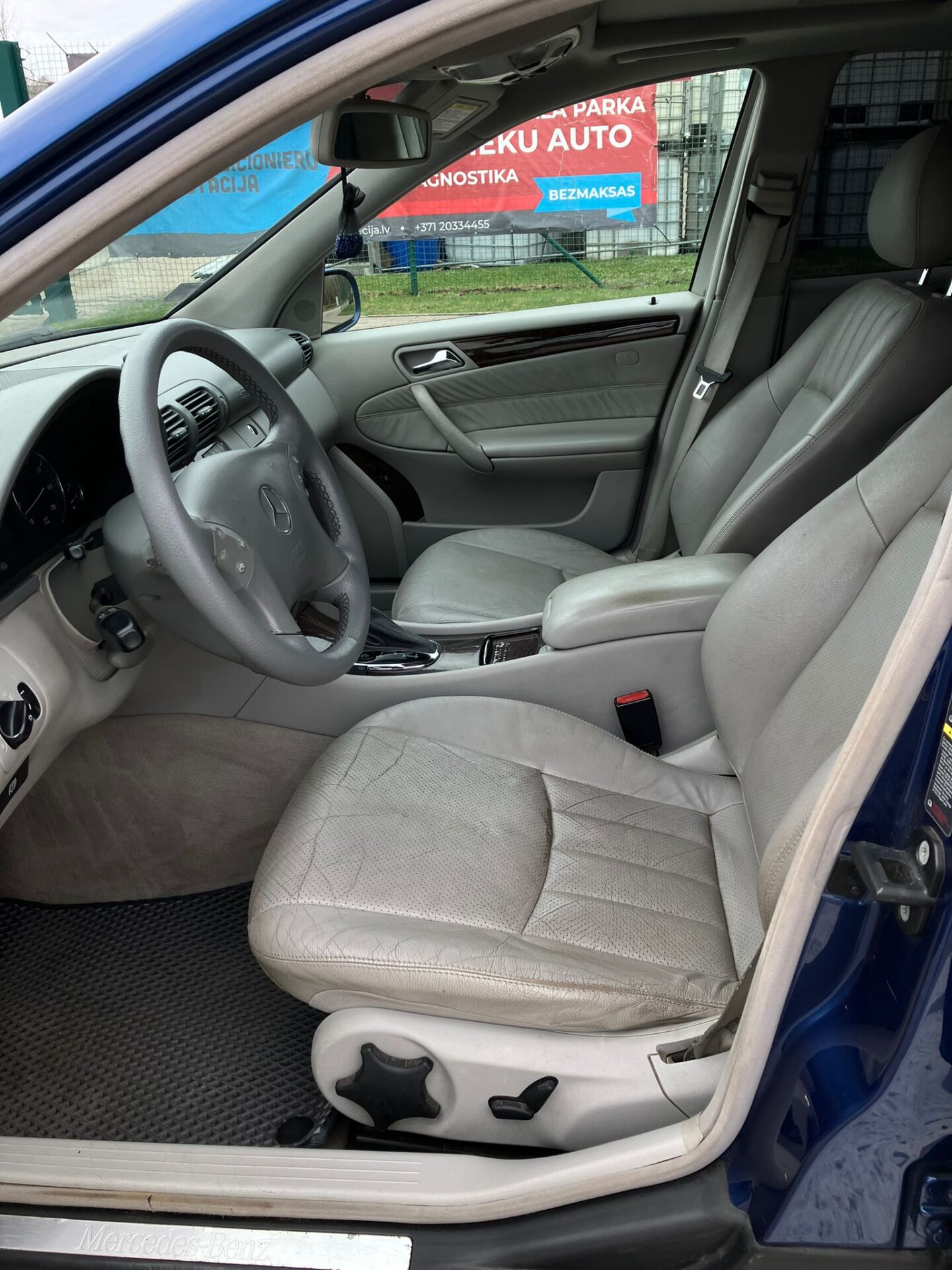 Mercedes C240