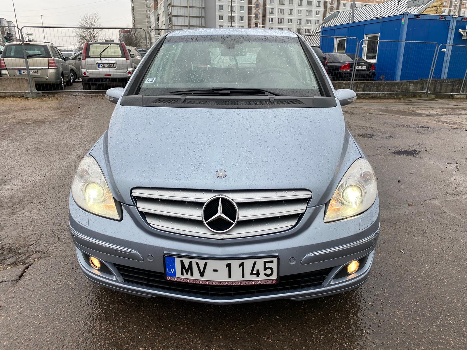 Mercedes B200