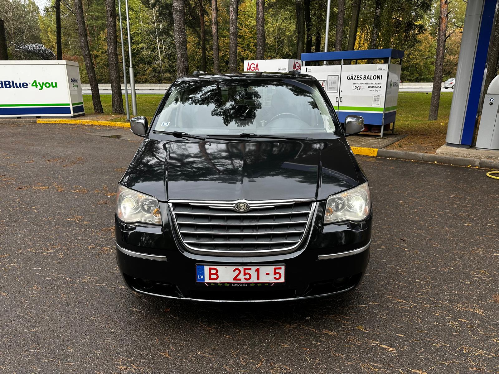 Chrysler Grand Voyager Limited Edition Stow N GO 7-vietas