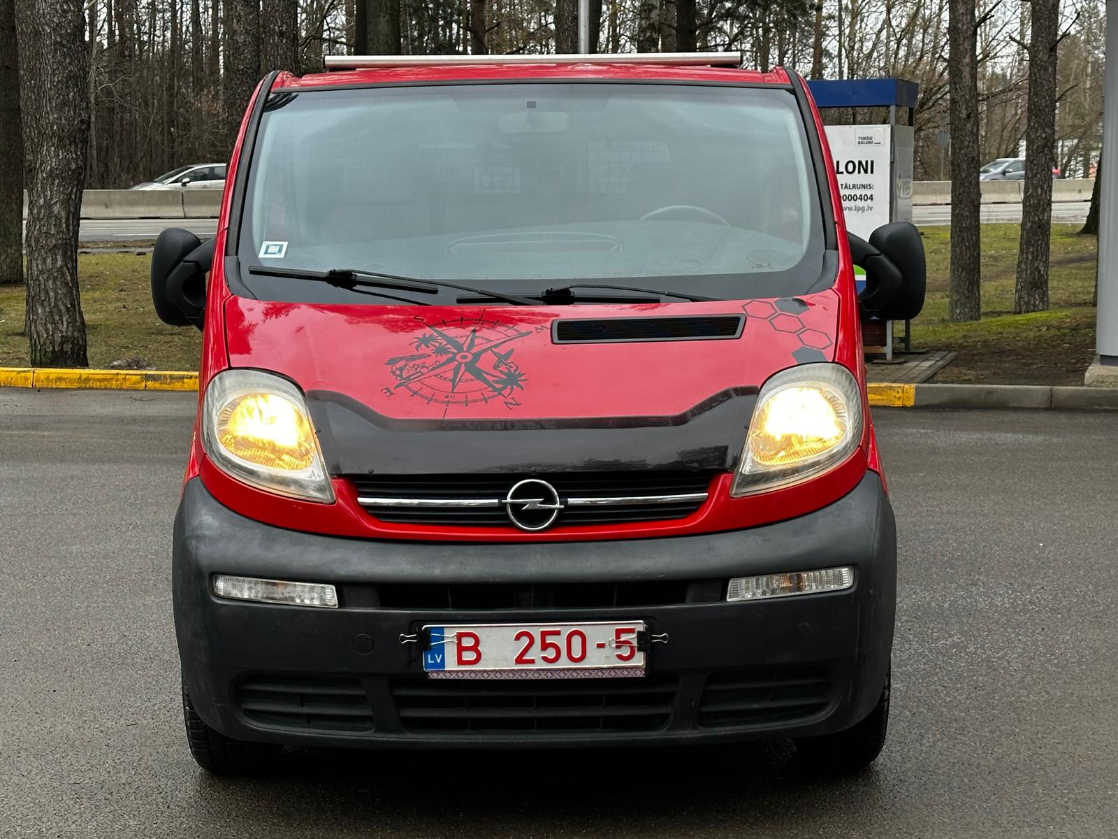 Opel Vivaro 5 seats