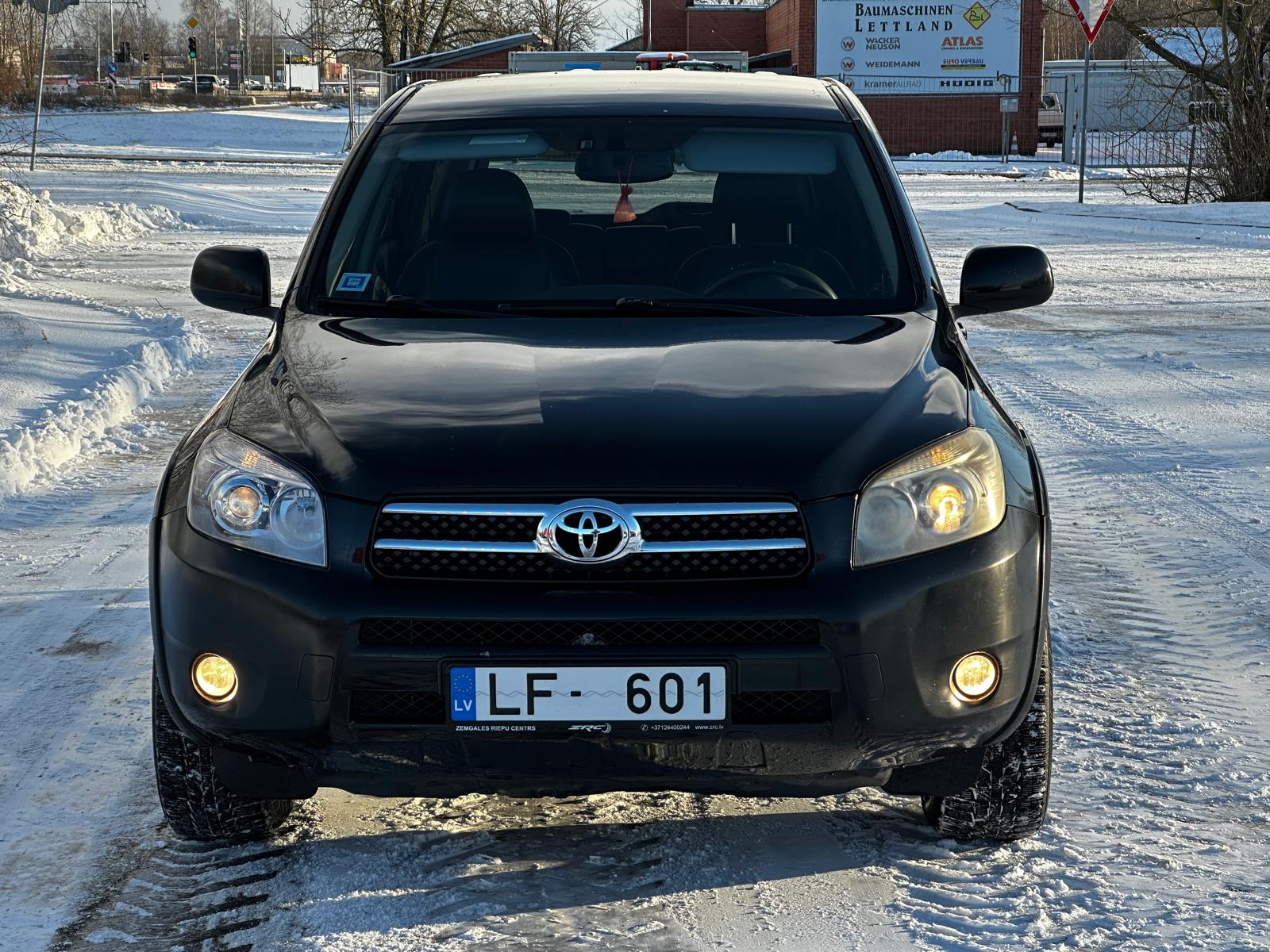 TOYOTA RAV4 4×4