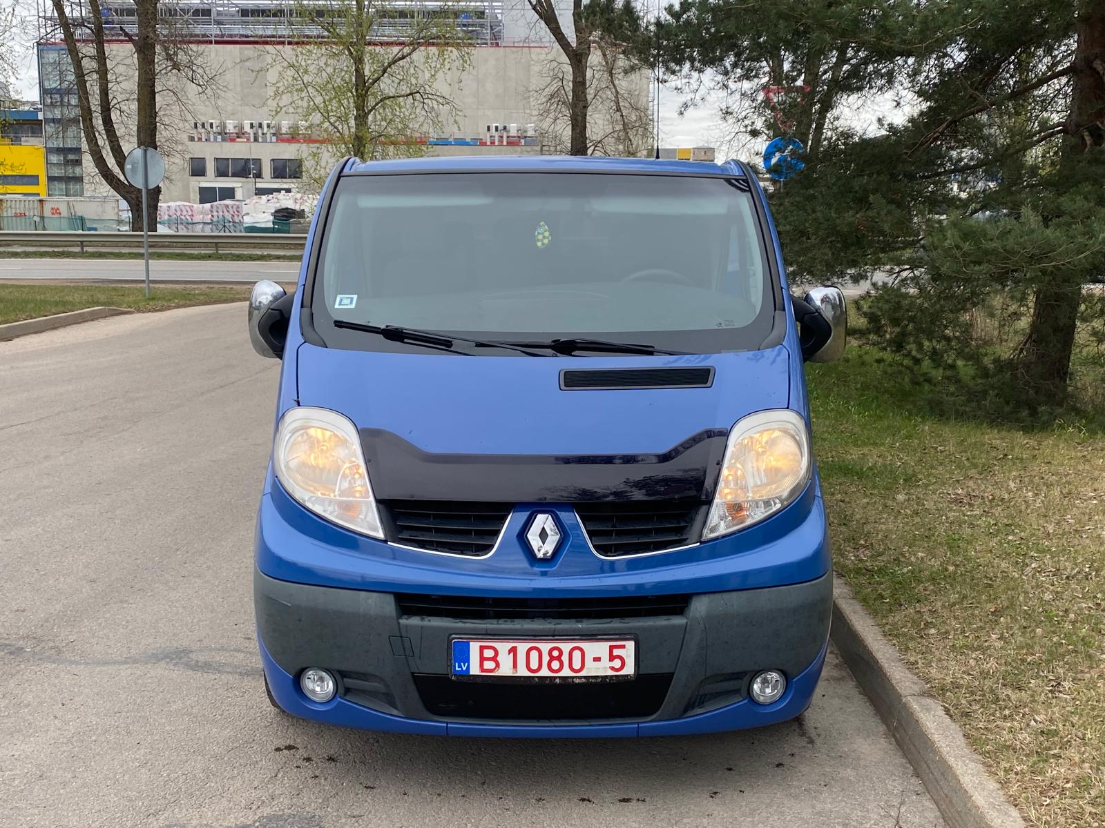 Renault Trafic Passenger 9-vietas