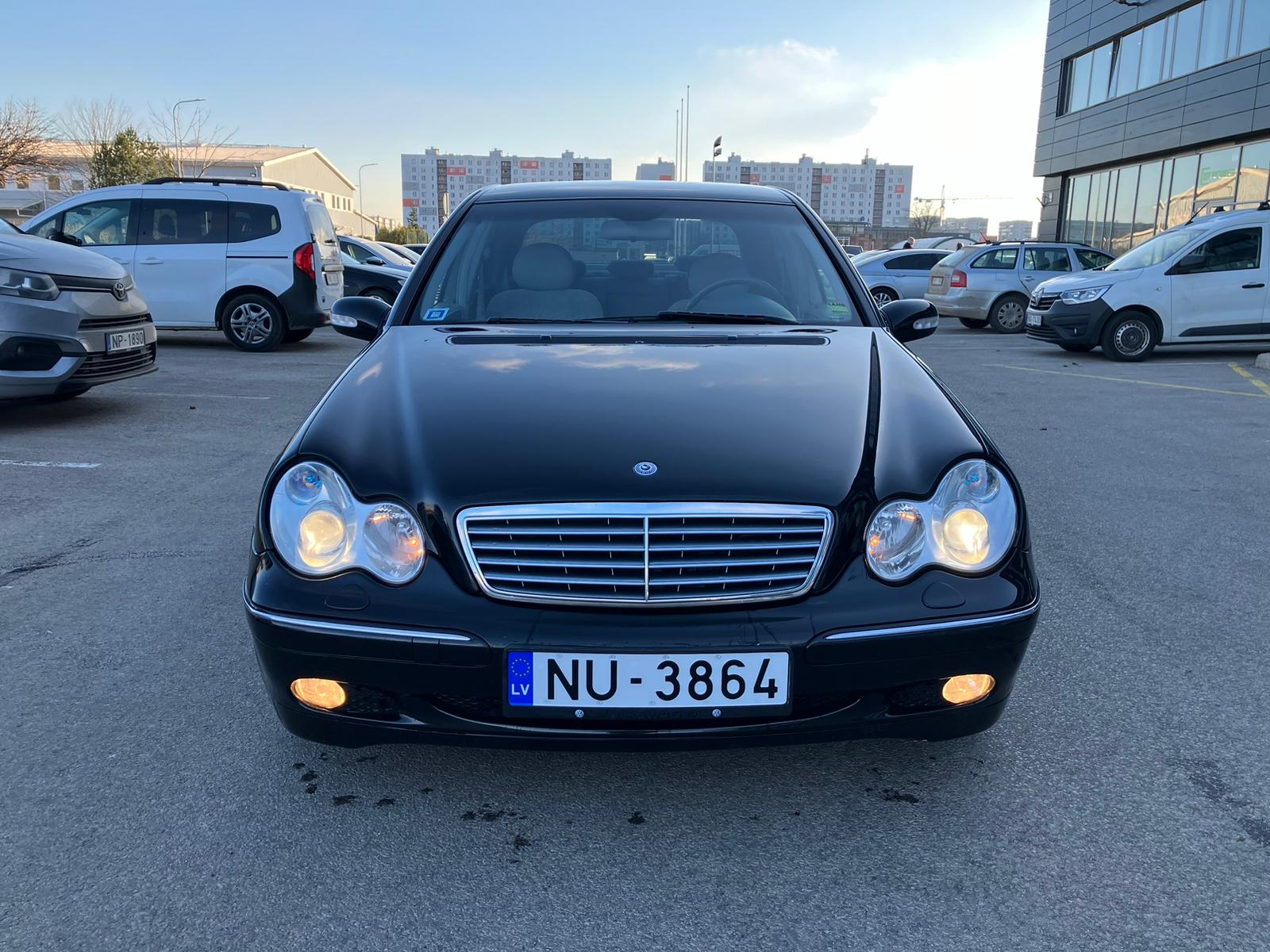 Mercedes Benz C220