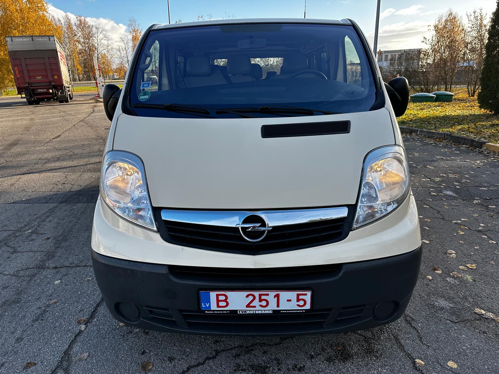 OPEL VIVARO 9-VIETAS