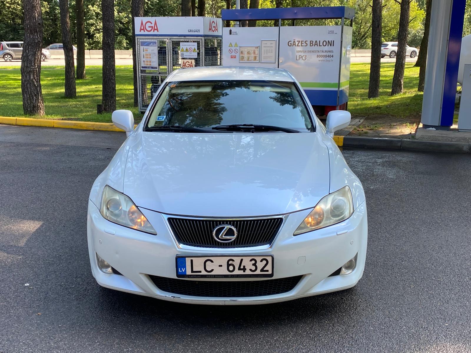 LEXUS IS 220