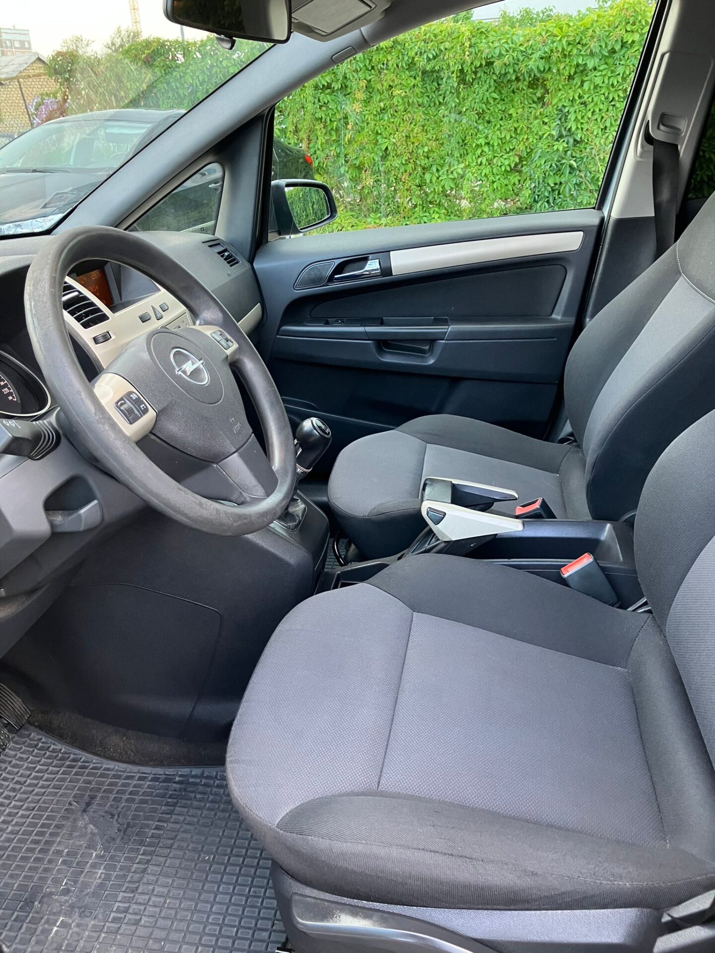 Opel Zafira 7-vietas
