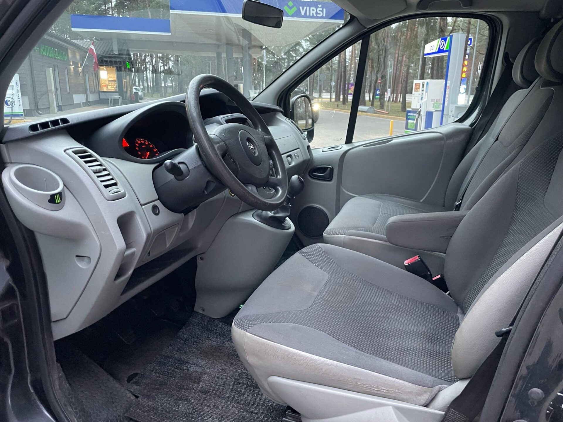 Opel Vivaro 9 vietas