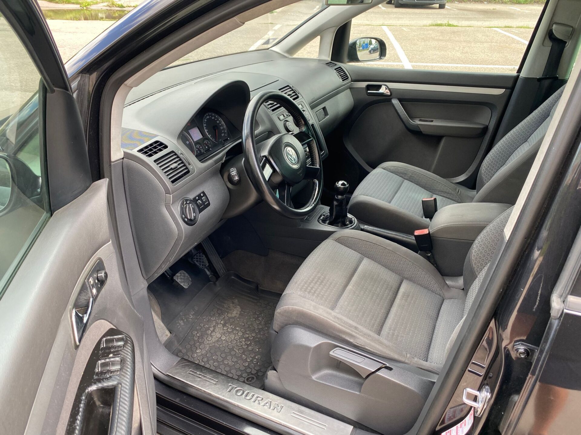 VW Touran 7-seats