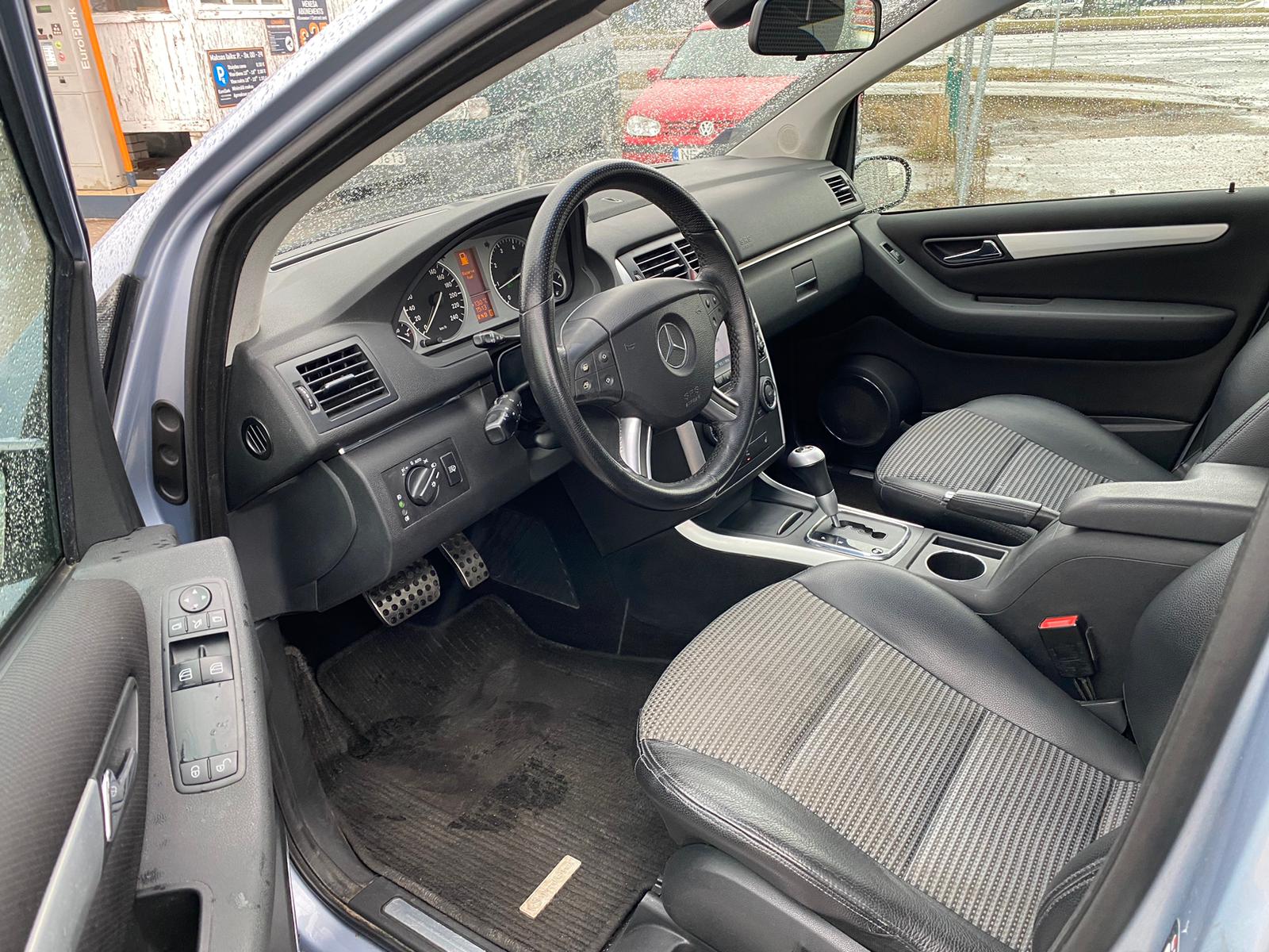 Mercedes B200