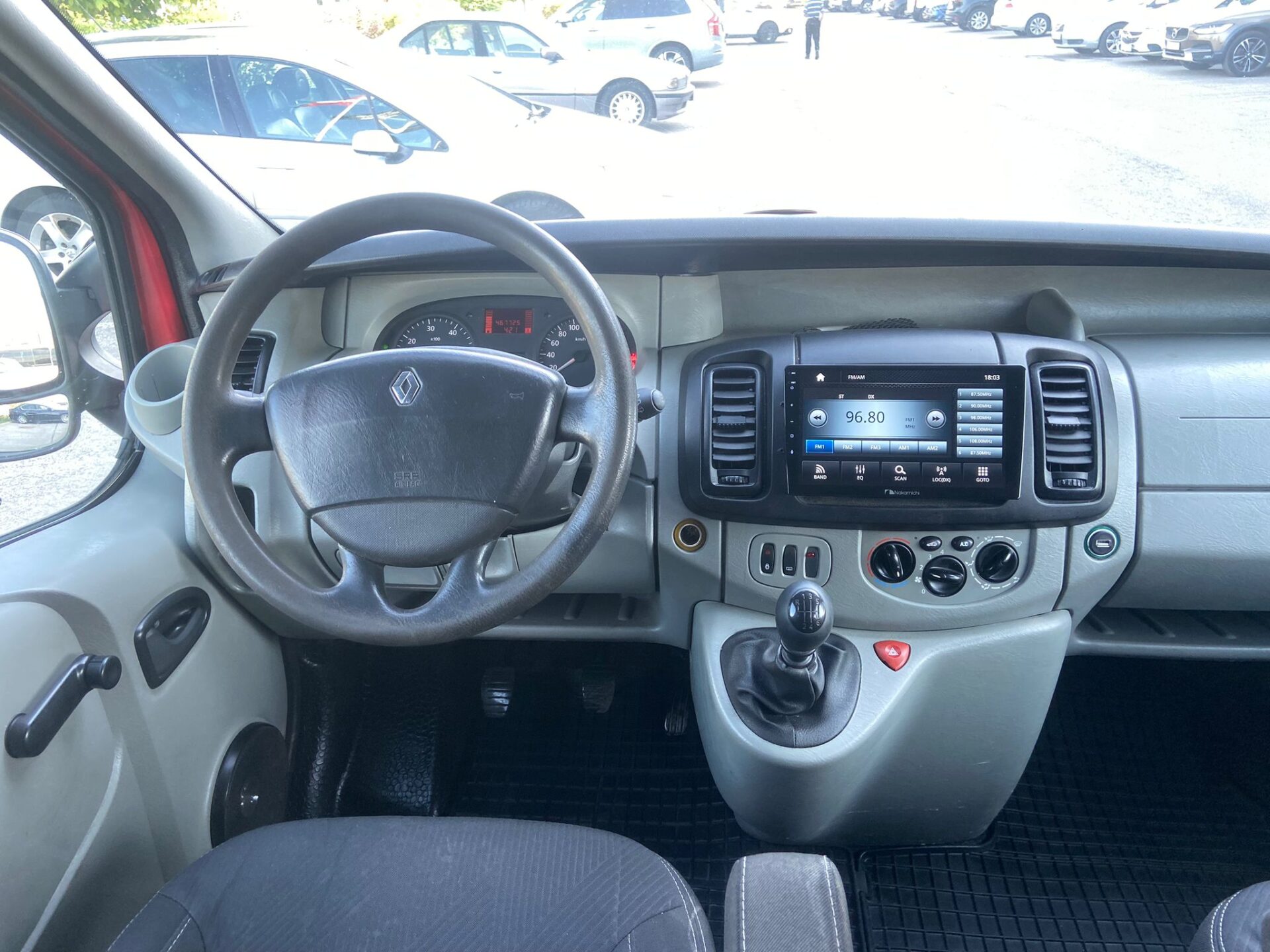 Renault Trafic 8-vietas