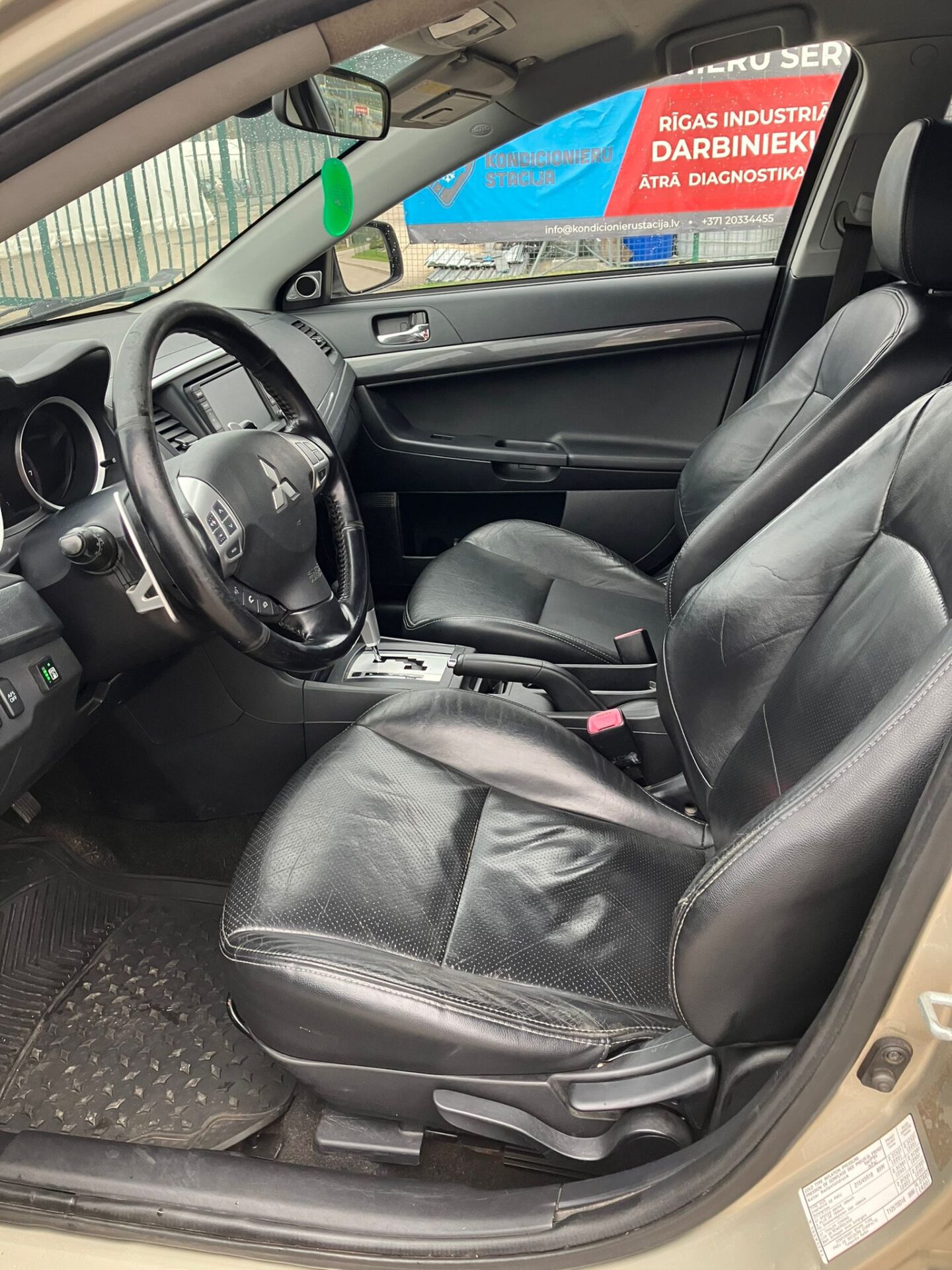 Mitsubishi Lancer