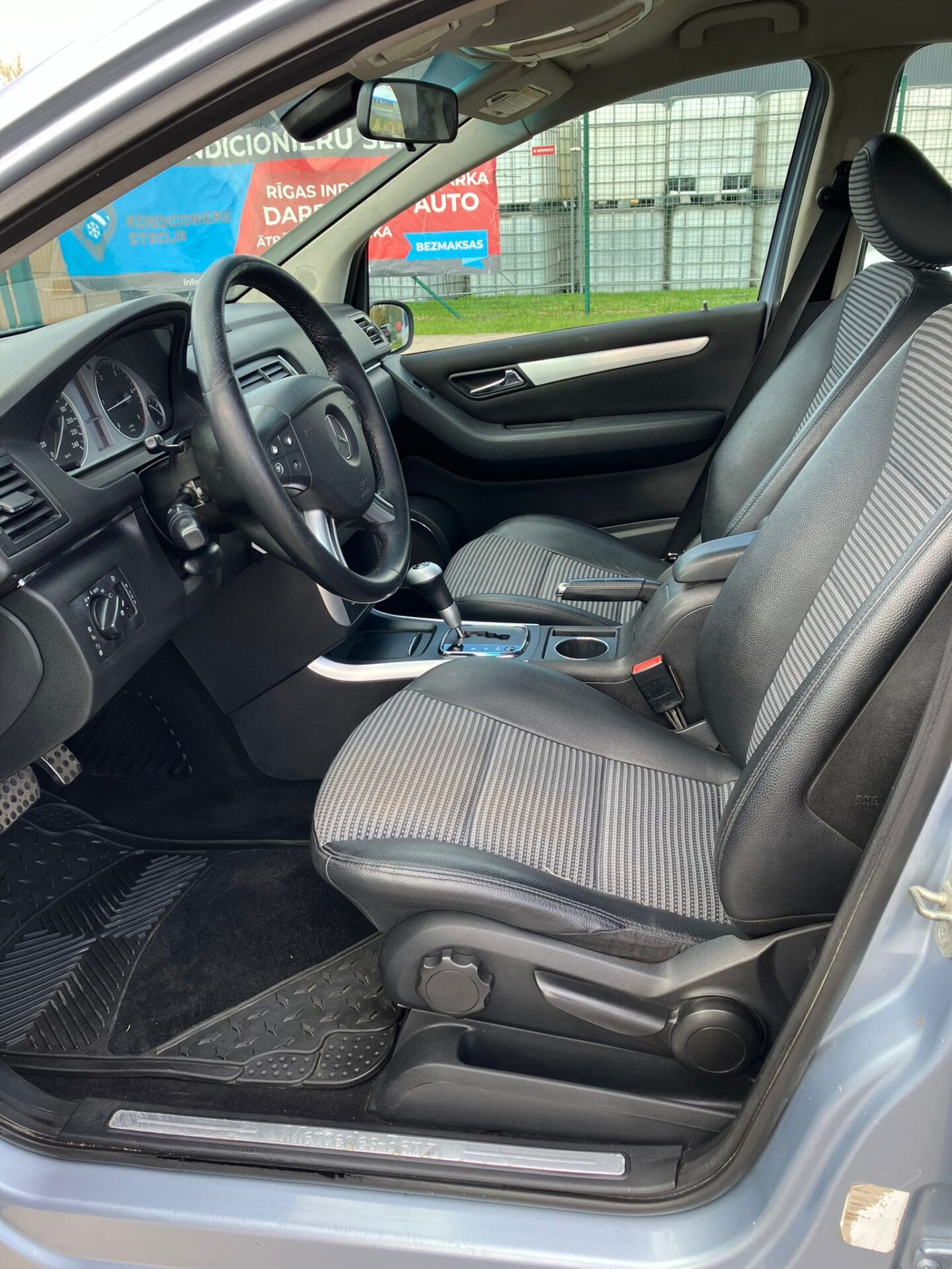 Mercedes B180