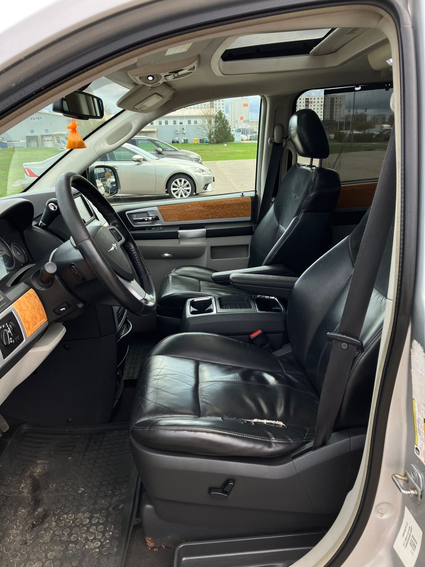 Chrysler Grand Voyager Stow&go 7-мест