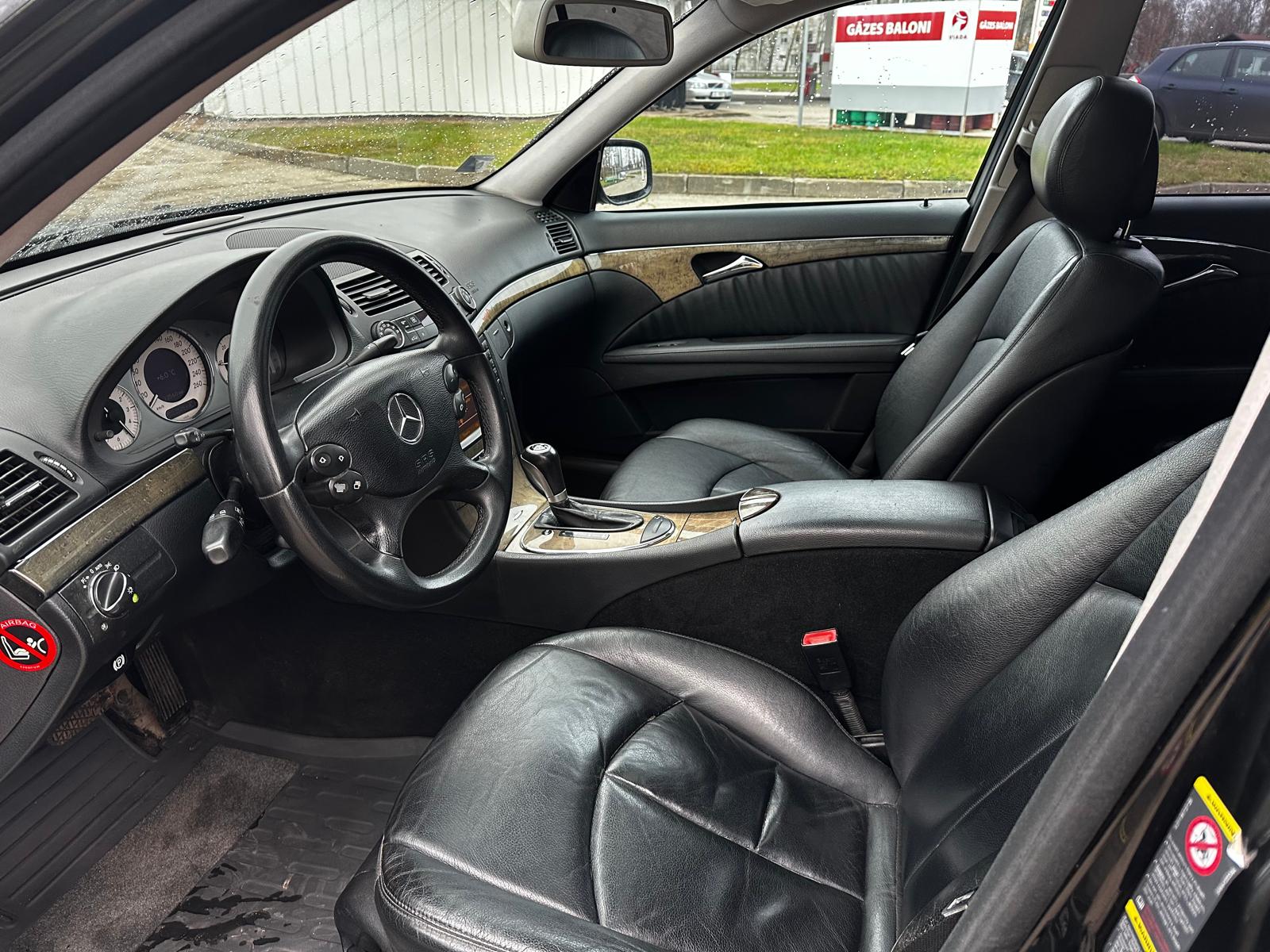Mercedes Benz E220