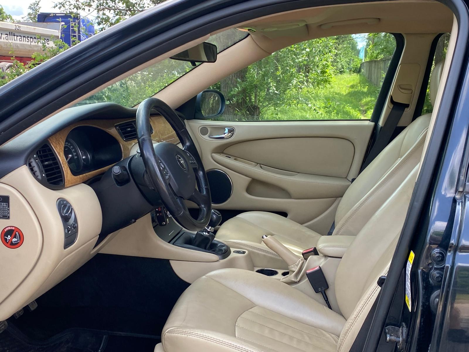 Jaguar X-Type