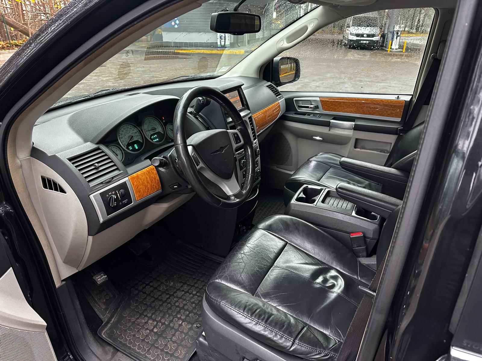 Chrysler Grand Voyager Stow&go 7-vietas