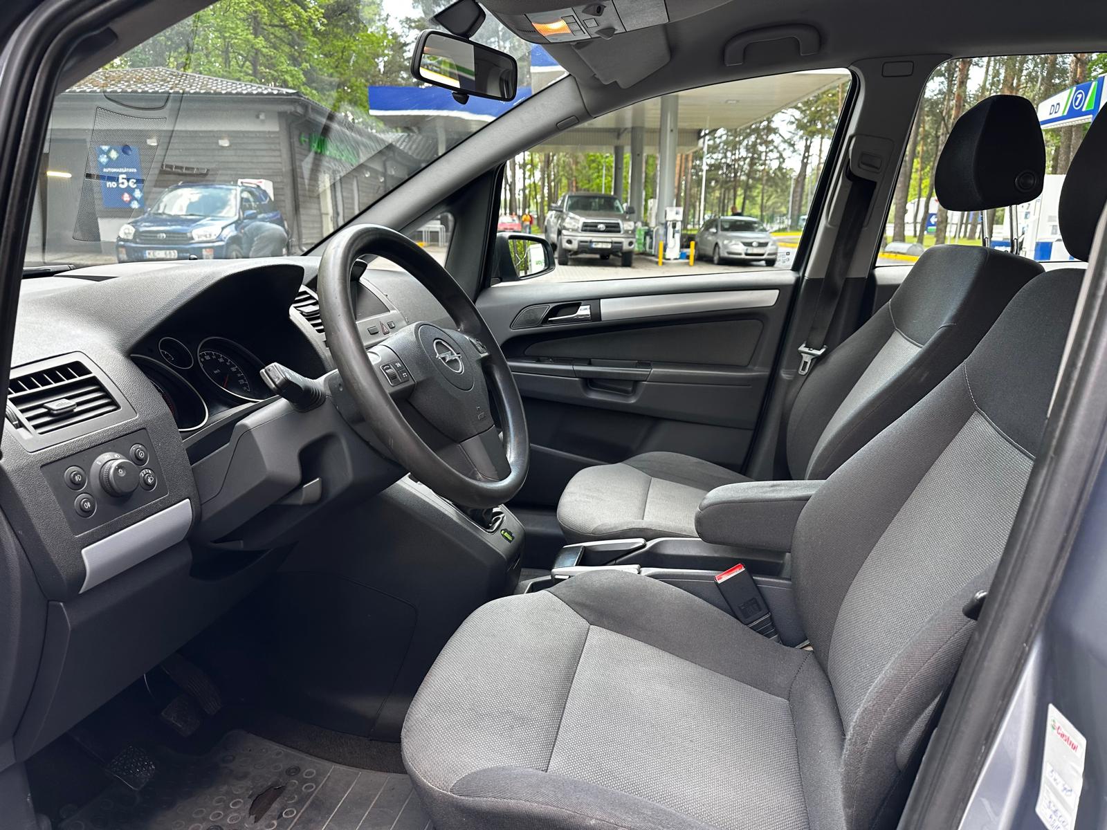 OPEL ZAFIRA 7-VIETAS