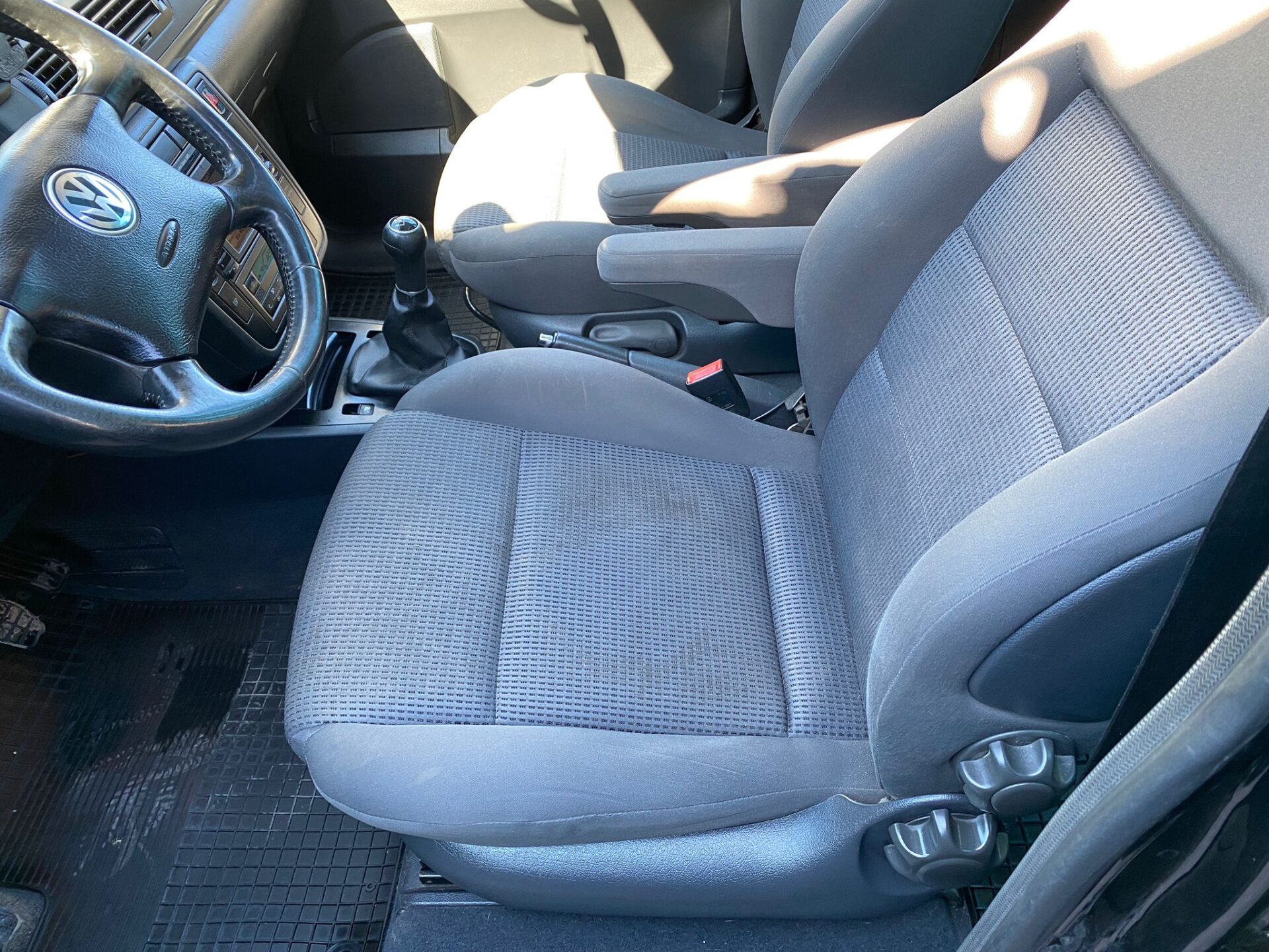 VW Sharan 7-Vietas