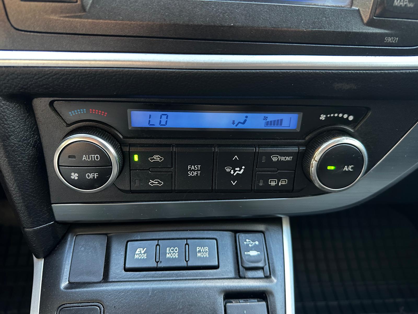 TOYOTA AURIS HYBRID
