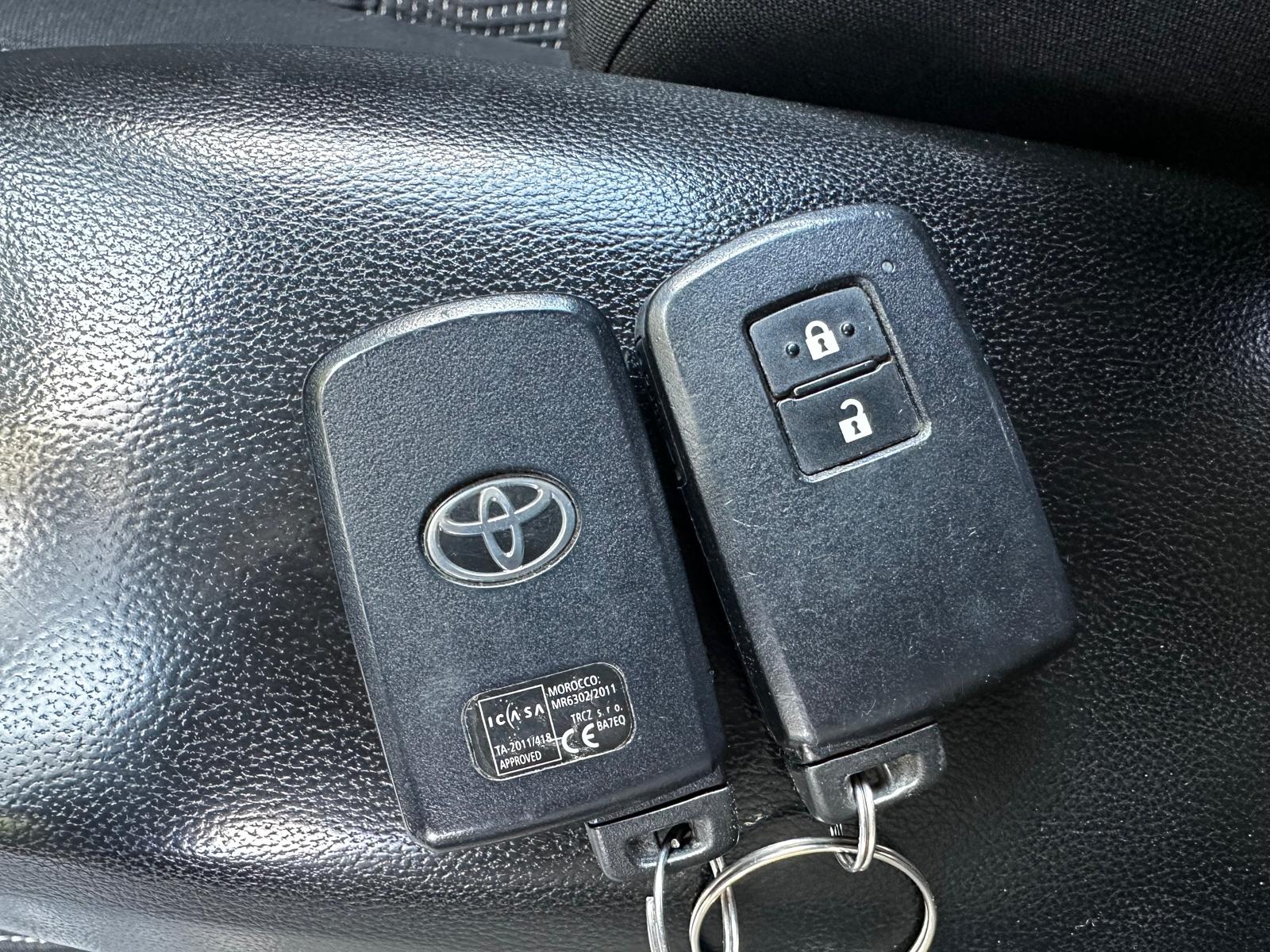 TOYOTA AURIS HYBRID