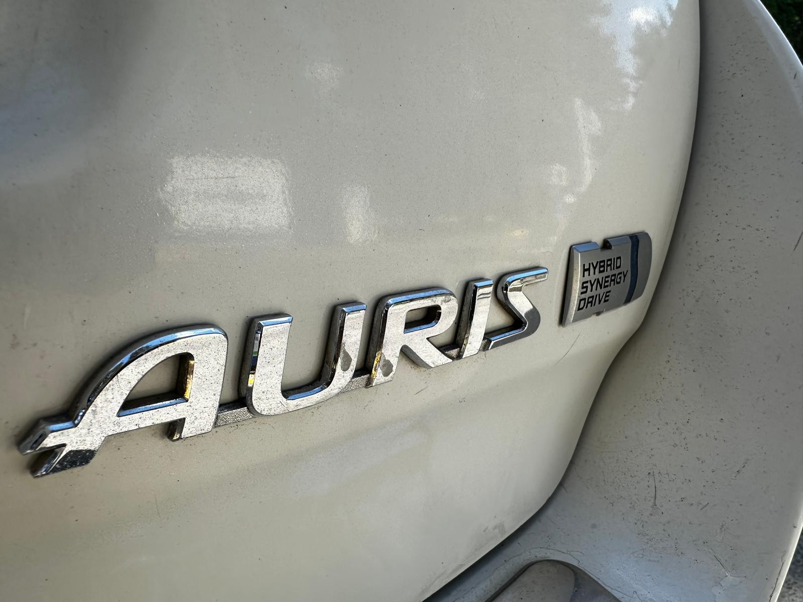 TOYOTA AURIS HYBRID