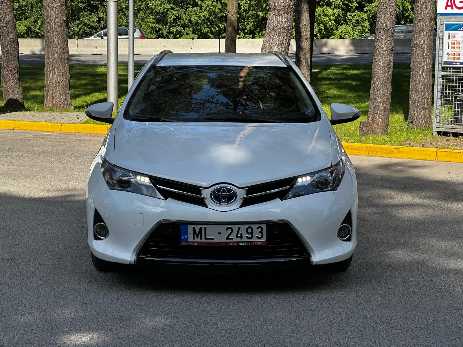 TOYOTA AURIS HYBRID