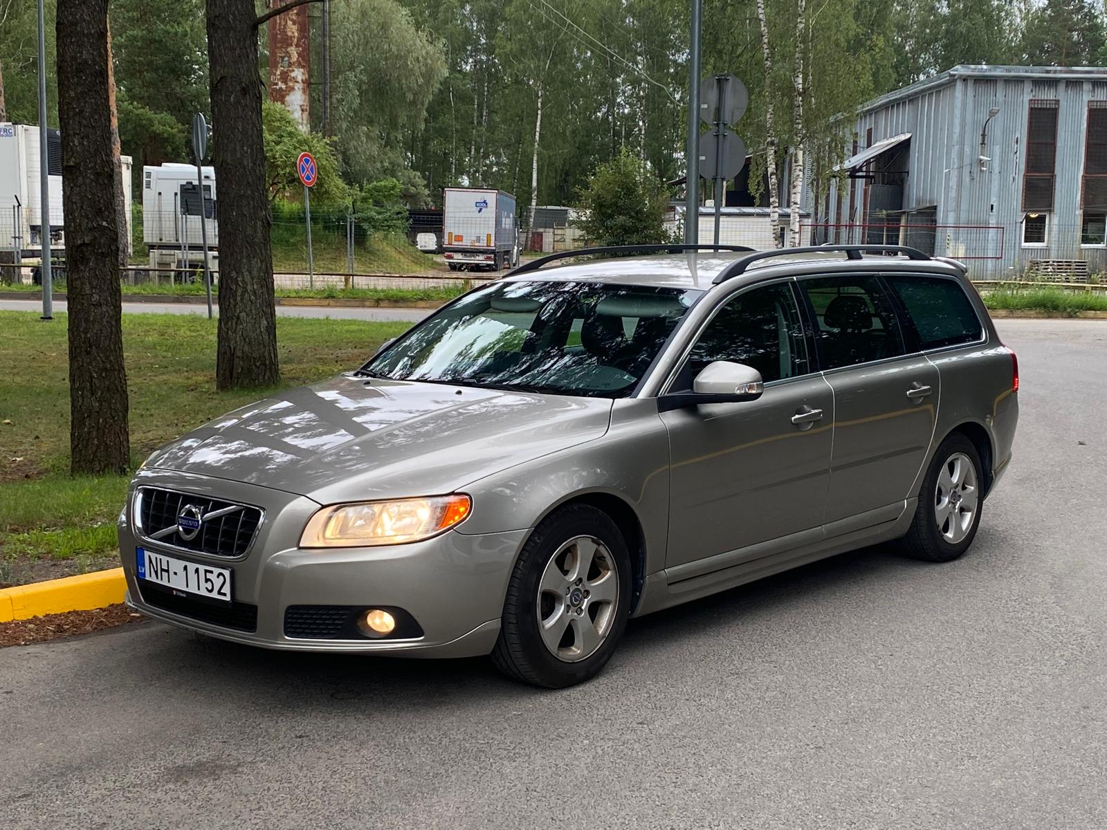 VOLVO V70 SUMMUM
