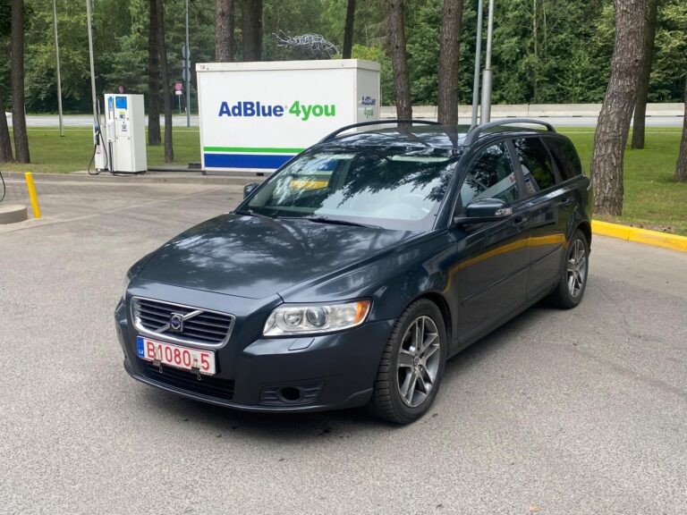 VOLVO V50