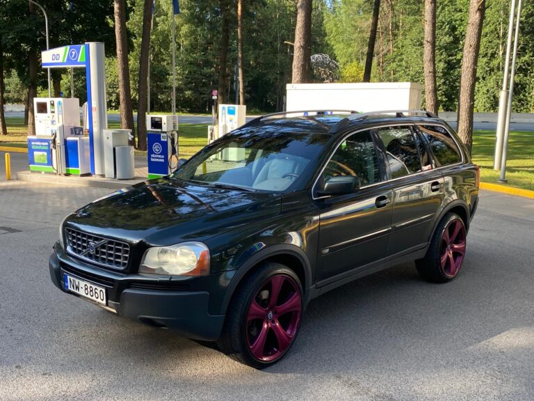 VOLVO XC90 7-VIETAS