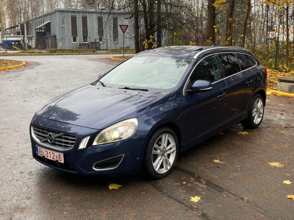 VOLVO V60 SUMMUM